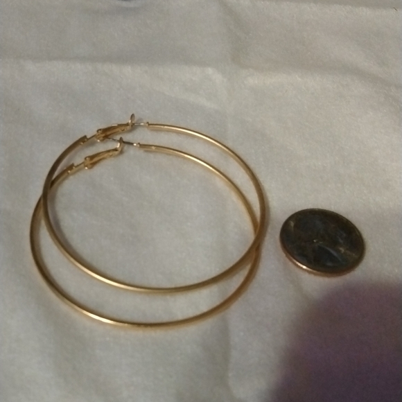 Gold tone Matte finish hoop earrings 6.5cm pierced NWT (sku170) - Picture 3 of 4